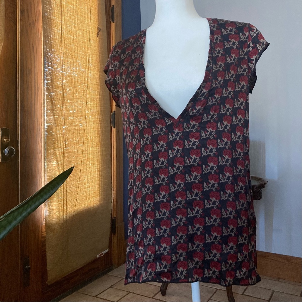 *SOLD*Beyond Vintage, silk, red&navy, rose, low neck tunic